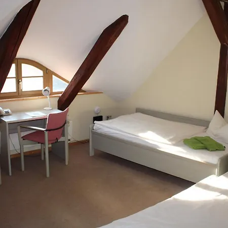 Hostel Gaestehaus Sankt Franziskus *