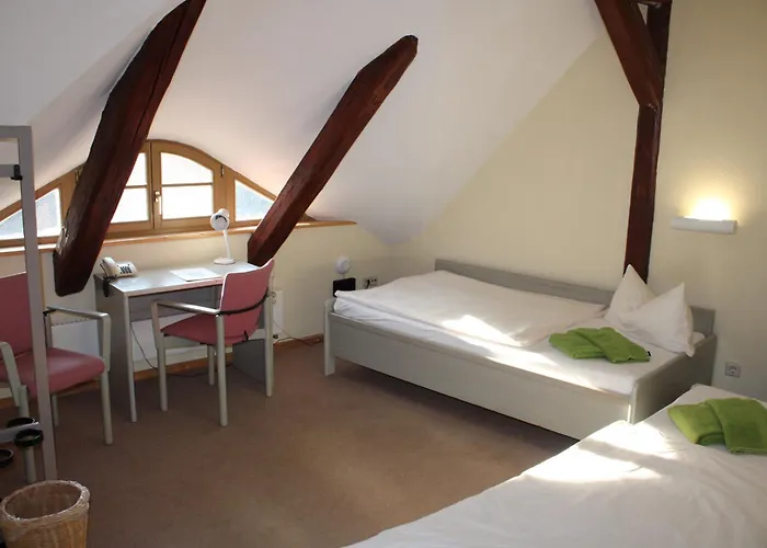 Hostel Gaestehaus Sankt Franziskus *